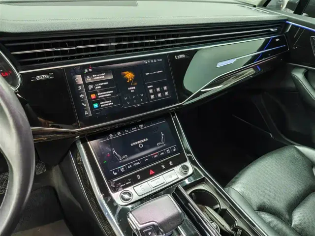 Audi Q7 — Фото автомобиля 7
