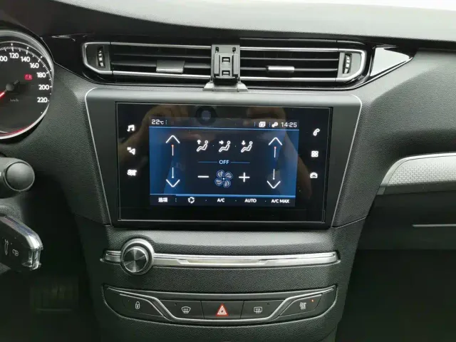 Peugeot 408 — Фото автомобиля 12