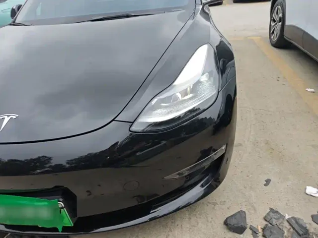 Tesla Model 3 — Фото автомобиля 23