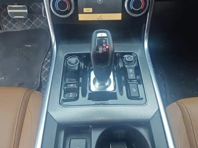 Jaguar XEL — Фото автомобиля 16