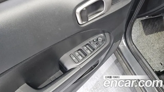 Hyundai Venue — Фото автомобиля 13