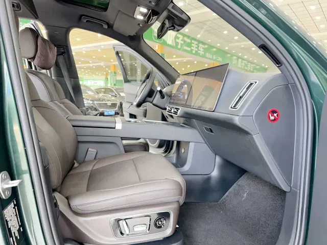 Li Auto L9 — Фото автомобиля 11