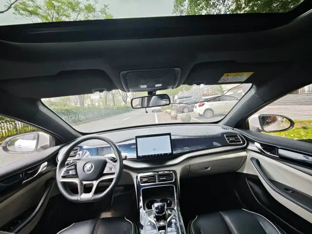 BYD Qin PLUS — Фото автомобиля 8