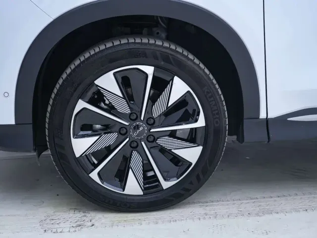 BYD Song PLUS — Фото автомобиля 12