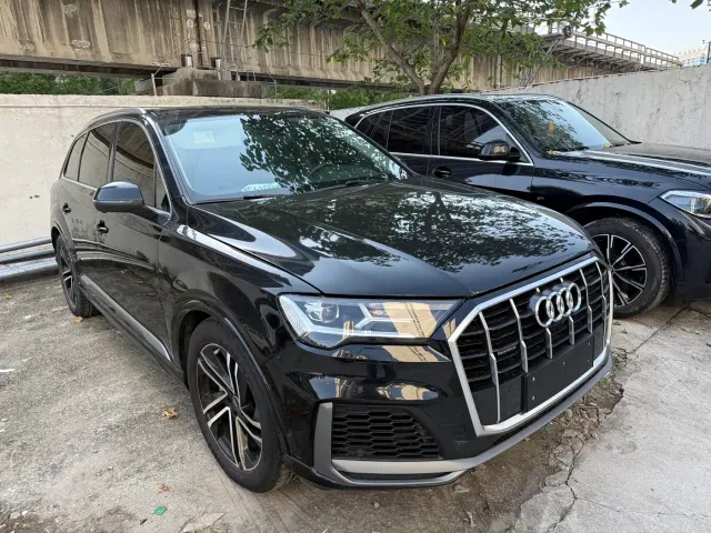 Audi Q7 — Фото автомобиля 3
