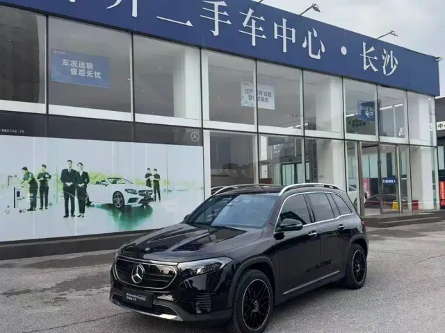 Фотография автомобиля — Mercedes-Benz EQB