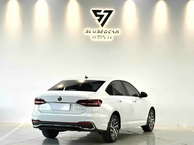 Volkswagen Lavida — Фото автомобиля 9