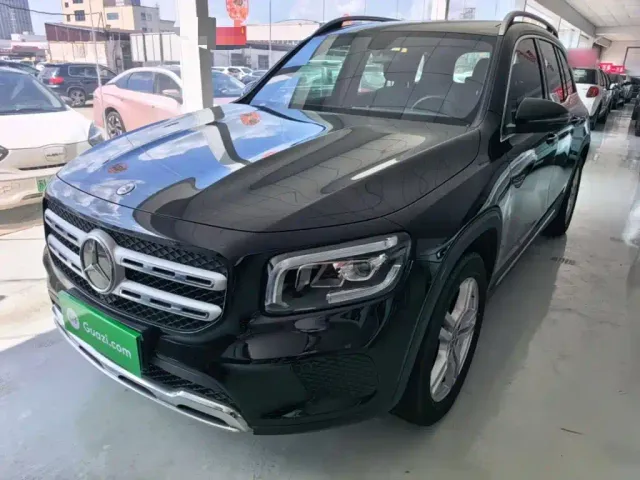 Фотография автомобиля — Mercedes-Benz GLB-Class