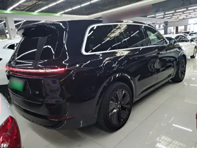 Li Auto L9 — Фото автомобиля 6