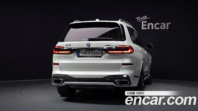 BMW X7 — Фото автомобиля 3