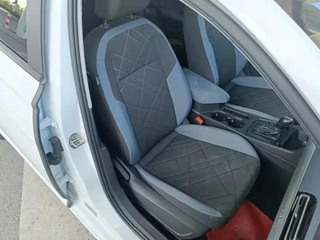 Volkswagen Lavida — Фото автомобиля 24