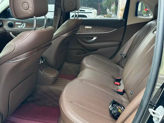 Mercedes-Benz E-Class — Фото автомобиля 6