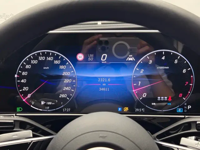 Mercedes-Benz E-Class — Фото автомобиля 9