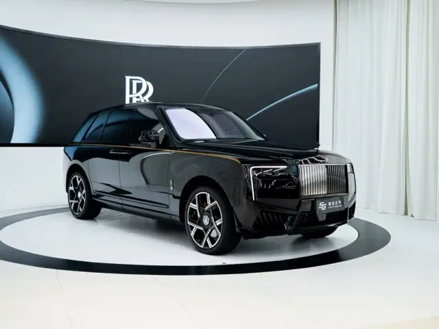 Rolls-Royce Cullinan — Фото автомобиля 3