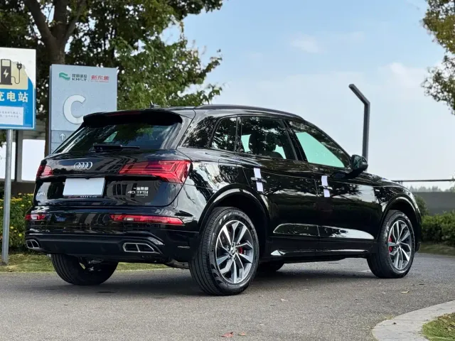 Audi Q5L — Фото автомобиля 9