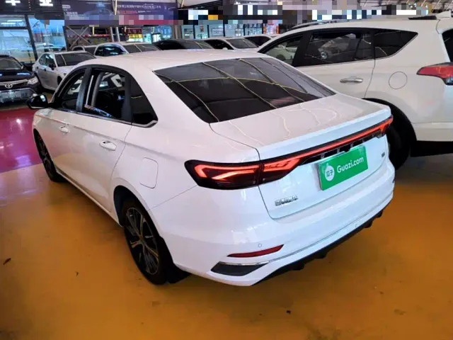 Geely Emgrand — Фото автомобиля 4