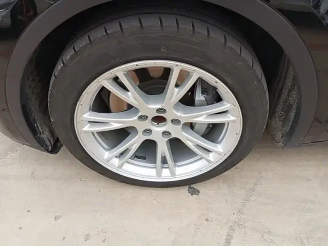 Tesla Model Y — Фото автомобиля 22
