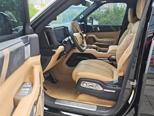 BYD FangChengBao Leopard 8 — Фото автомобиля 10