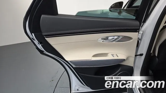 Genesis GV70 2.5T Бензин AWD — Фото автомобиля 6