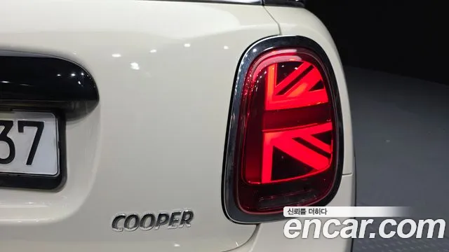 Mini Cooper Cooper 5 дверей Classic — Фото автомобиля 23