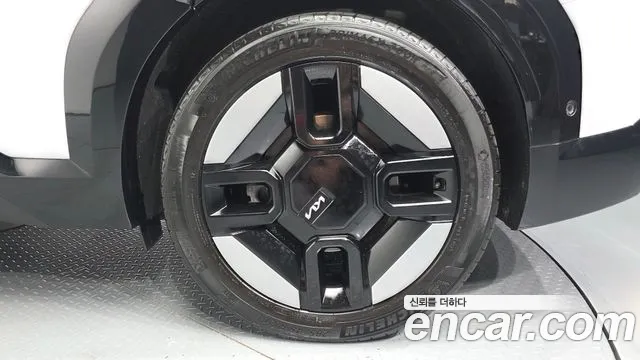 Kia EV9 — Фото автомобиля 6
