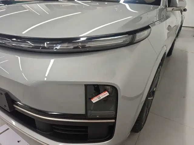 Li Auto L9 — Фото автомобиля 23