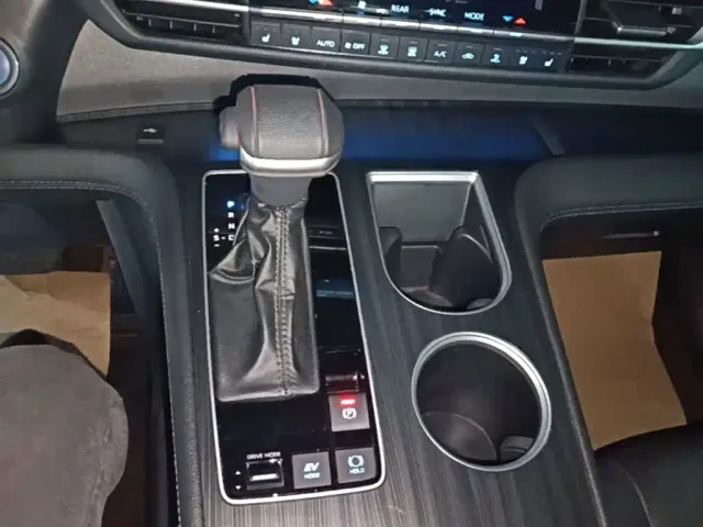 Toyota Toyota Sienna 2021 2.5L Hybrid Ultimate Edition — Фото автомобиля 13