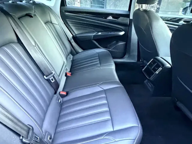 Volkswagen Passat — Фото автомобиля 12