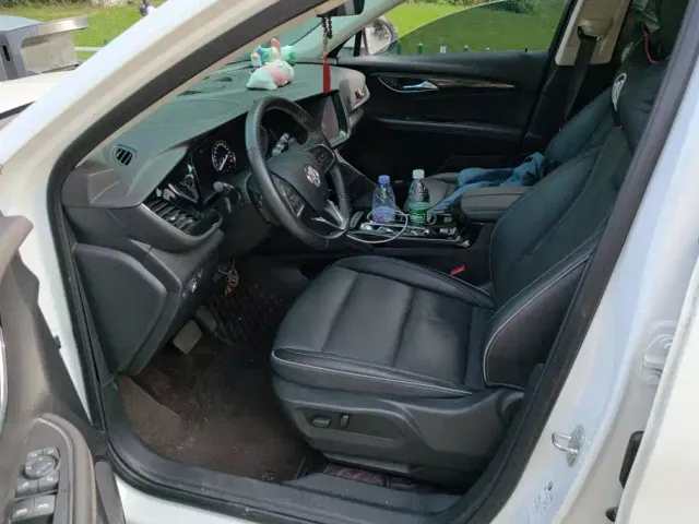 Buick Envision Plus — Фото автомобиля 9