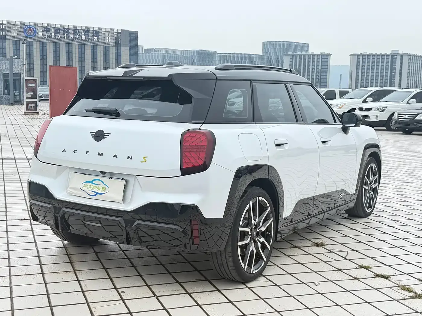 MINI Electric MINI ACEMAN 2024 SE Racer Edition — Фото автомобиля 7