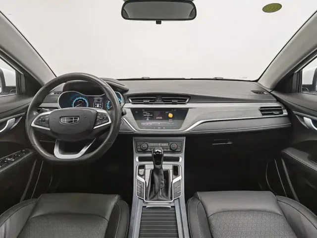 Geely Emgrand — Фото автомобиля 5