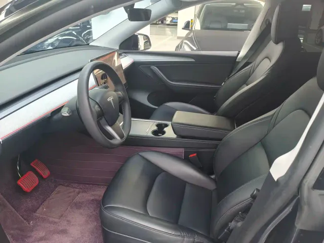 Tesla Model Y — Фото автомобиля 6