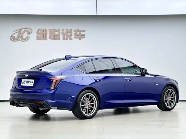 Cadillac CT5 — Фото автомобиля 9