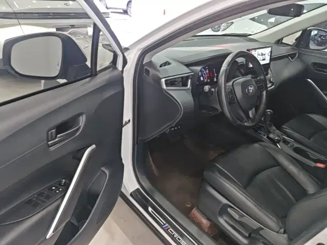 Toyota Corolla Cross — Фото автомобиля 15