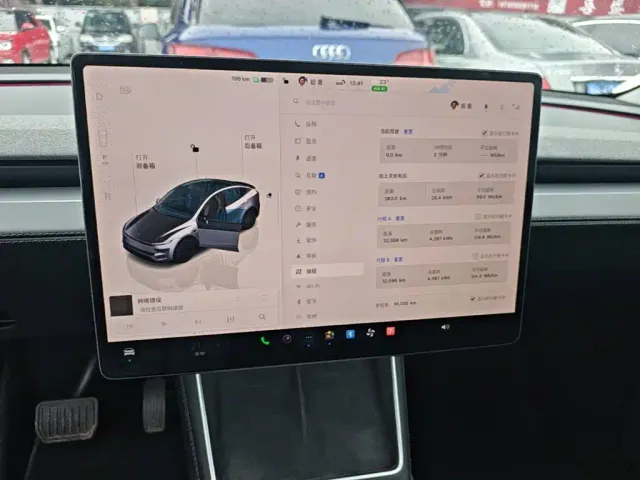 Tesla Model Y — Фото автомобиля 12