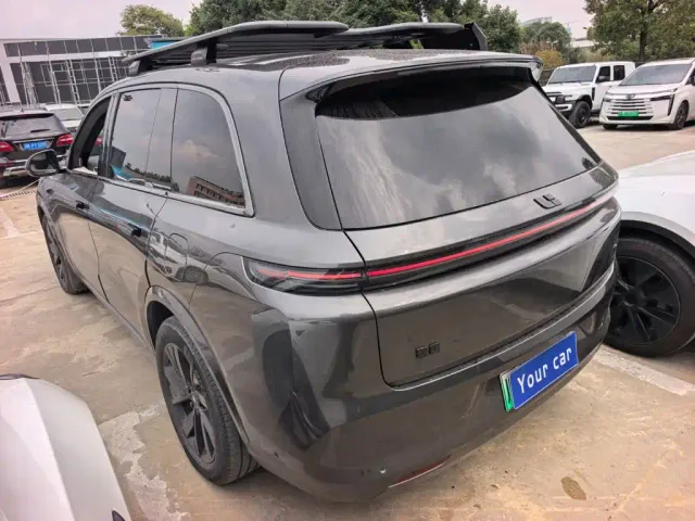 Li Auto L8 — Фото автомобиля 4