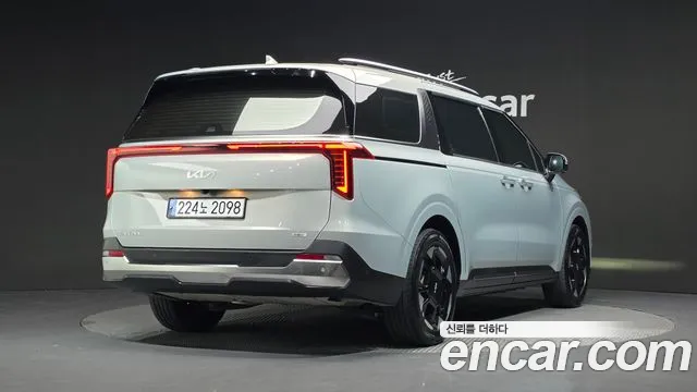 Kia Carnival Generation 4 — Фото автомобиля 2