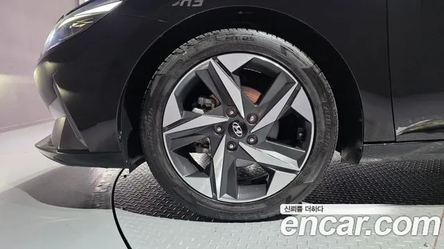 Hyundai Avante CN7 — Фото автомобиля 5