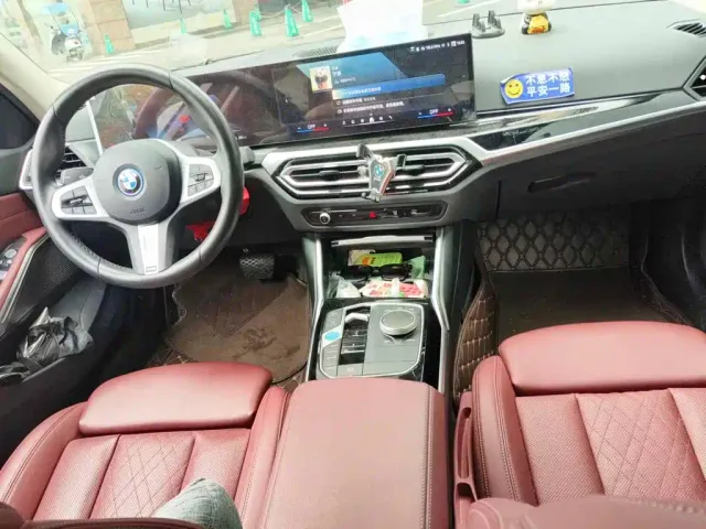 BMW i3 — Фото автомобиля 12