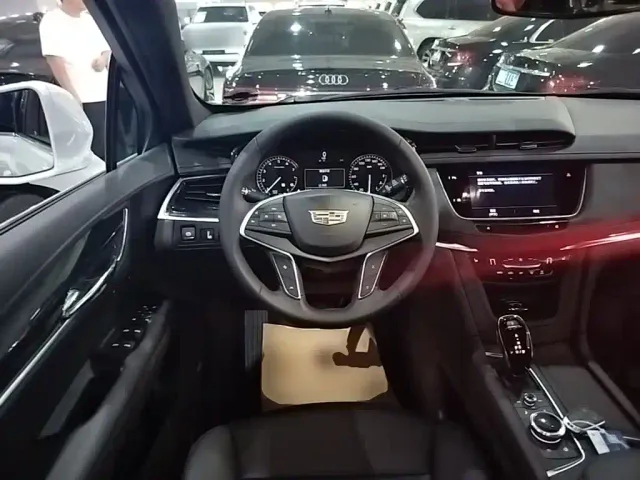 Cadillac XT5 — Фото автомобиля 10