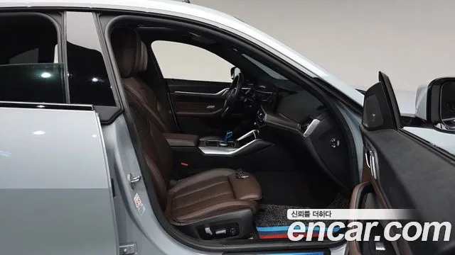BMW i4 — Фото автомобиля 16