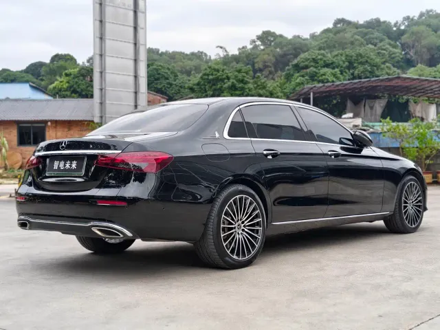 Mercedes-Benz E-Class — Фото автомобиля 6