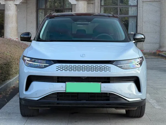 Leapmotor C11 — Фото автомобиля 2