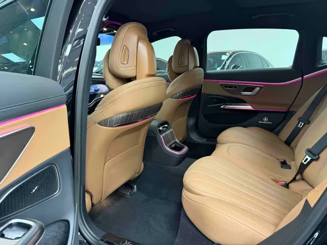 Mercedes-Benz E-Class — Фото автомобиля 12