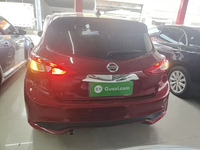 Nissan Tiida — Фото автомобиля 5