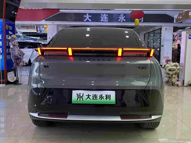 Lynk & Co Z20 — Фото автомобиля 16