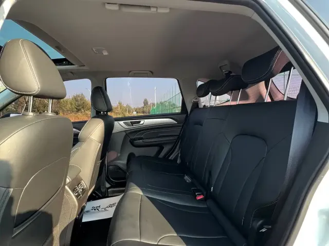 Haval M6 — Фото автомобиля 9