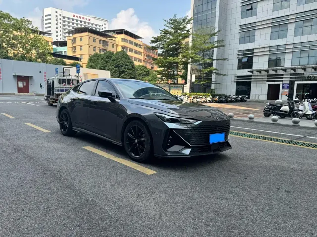 Changan UNI-V — Фото автомобиля 3