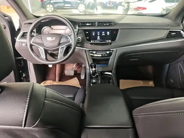 Cadillac XT5 — Фото автомобиля 9
