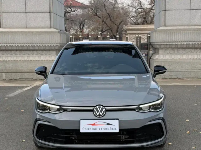 Volkswagen Golf — Фото автомобиля 2